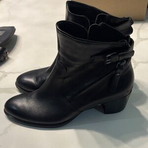 Ecco Black Leather Ankle Booties